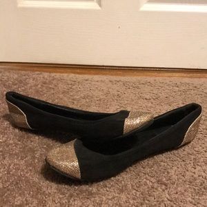 LOW PRICE! Black Suede and Gold Flats